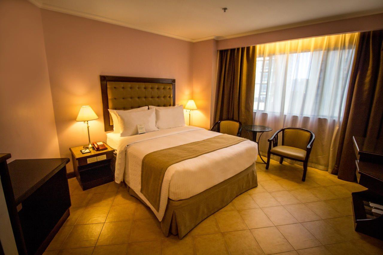 Royal Bellagio Hotel Makati City Екстериор снимка