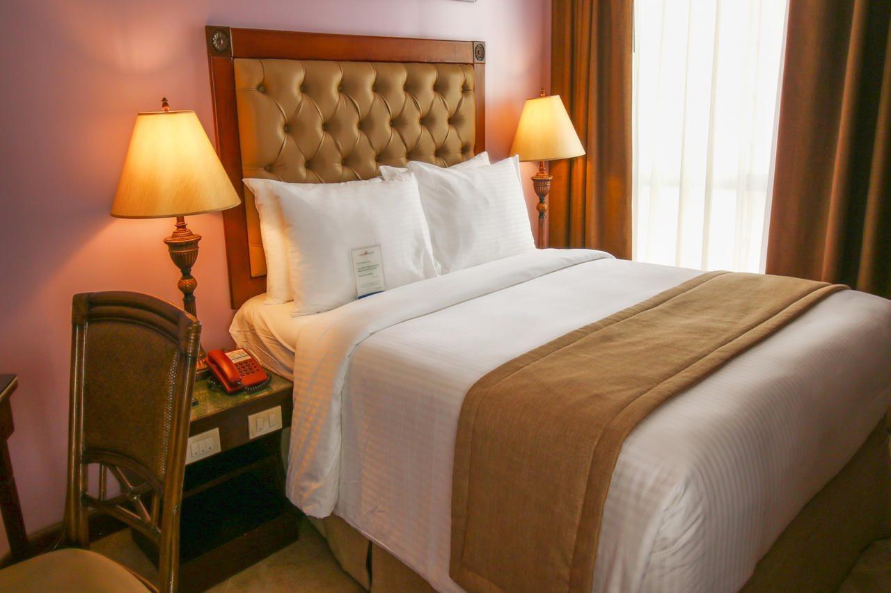 Royal Bellagio Hotel Makati City Екстериор снимка