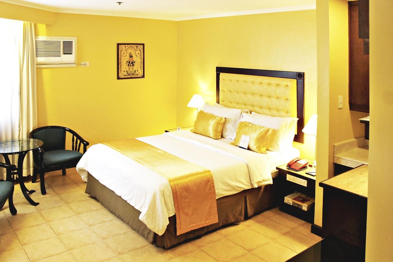 Royal Bellagio Hotel Makati City Екстериор снимка