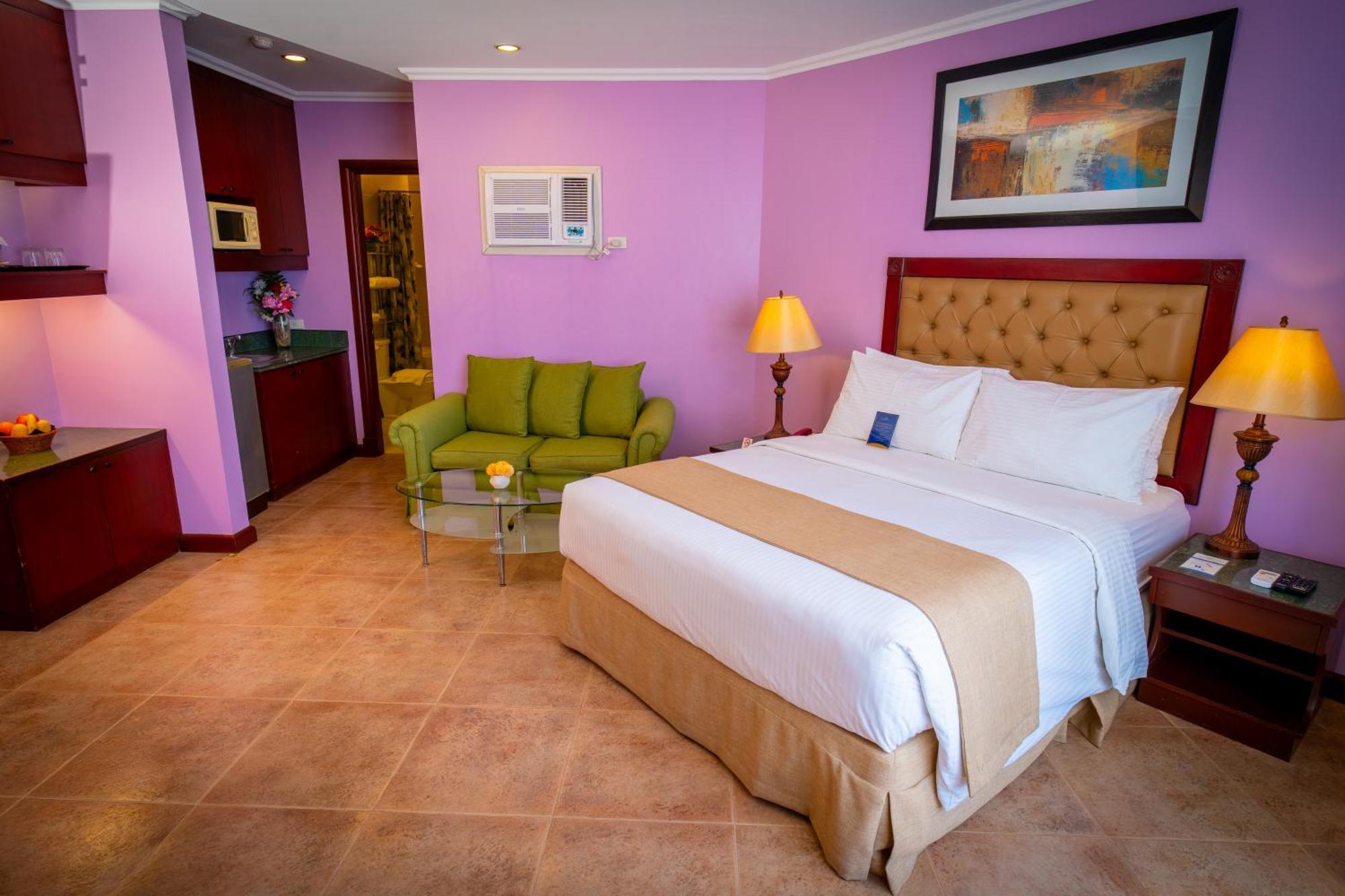 Royal Bellagio Hotel Makati City Екстериор снимка