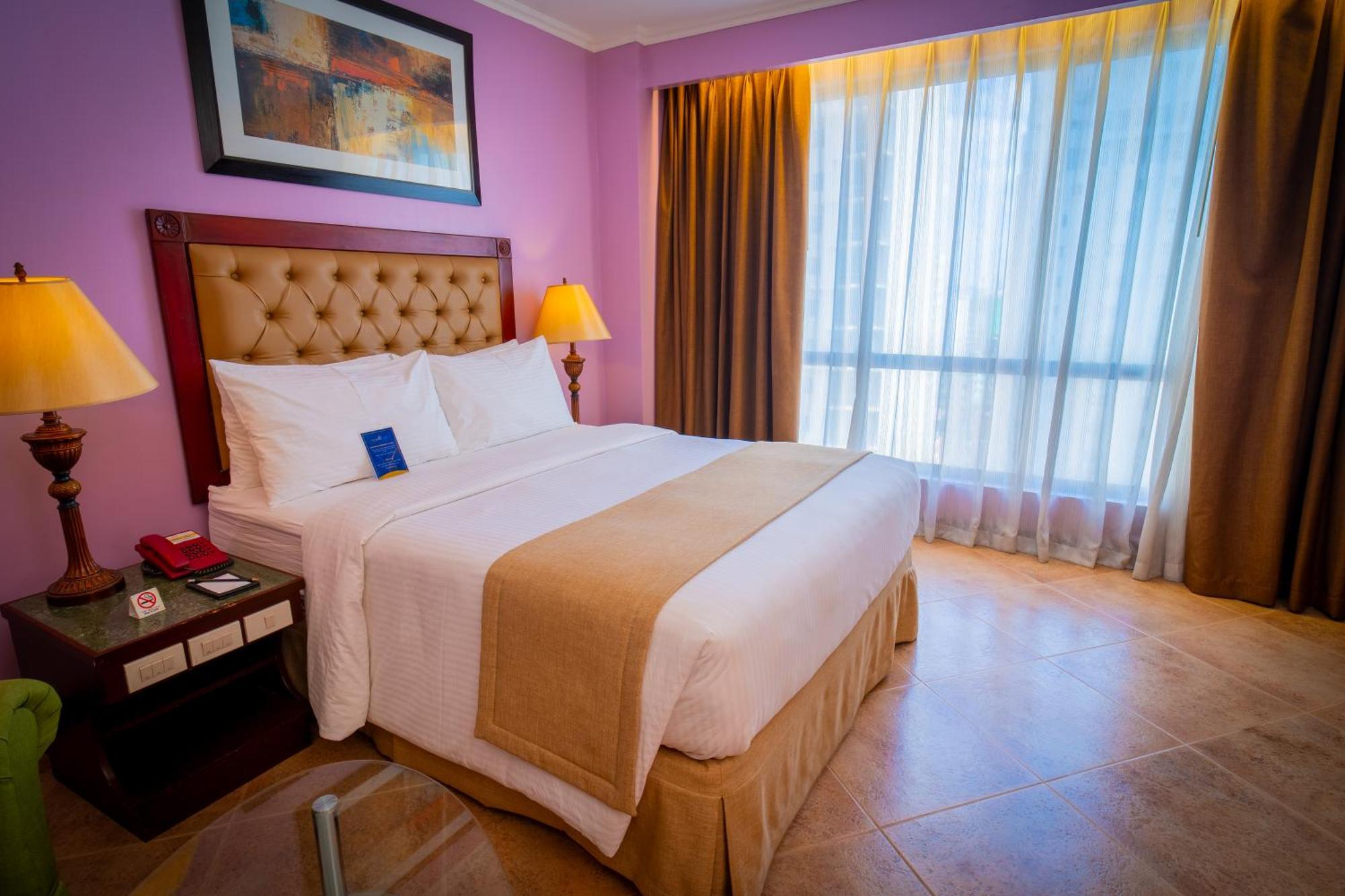 Royal Bellagio Hotel Makati City Екстериор снимка