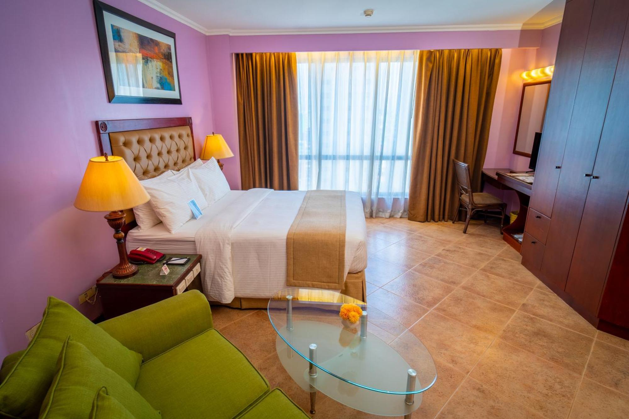 Royal Bellagio Hotel Makati City Екстериор снимка