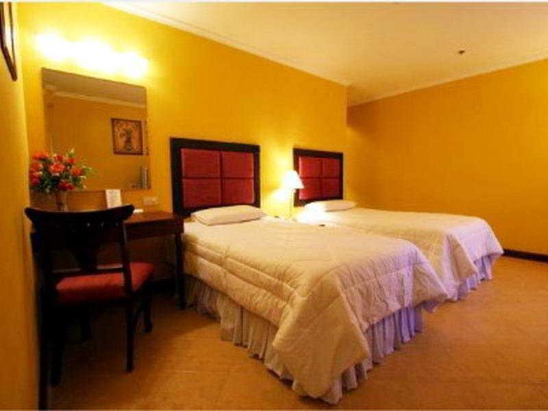 Royal Bellagio Hotel Makati City Екстериор снимка