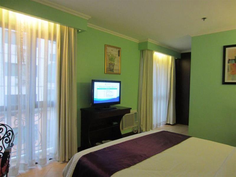 Royal Bellagio Hotel Makati City Екстериор снимка